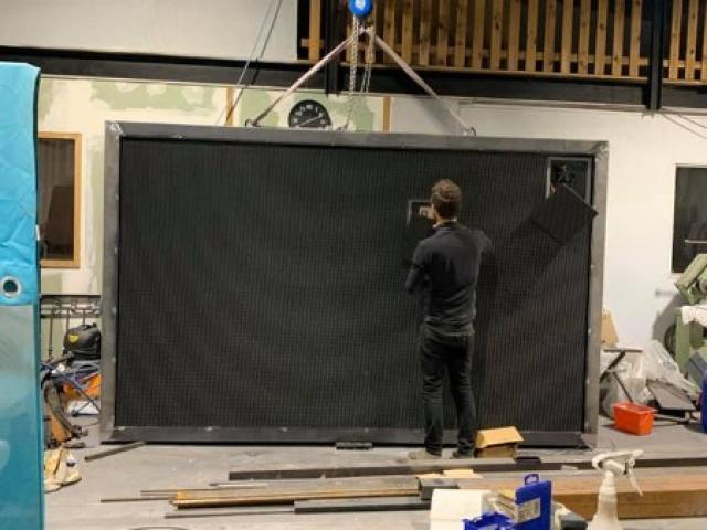 Réalisation de structure publicitaire en acier pour écran led 