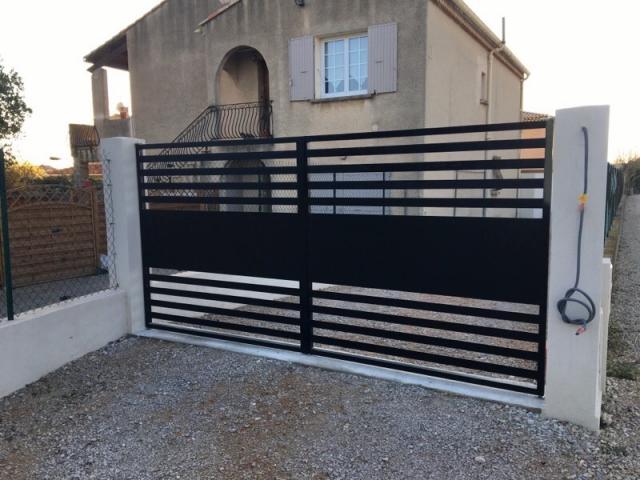 Réalisation de portail, portillon, porte de local technique sur-mesure 